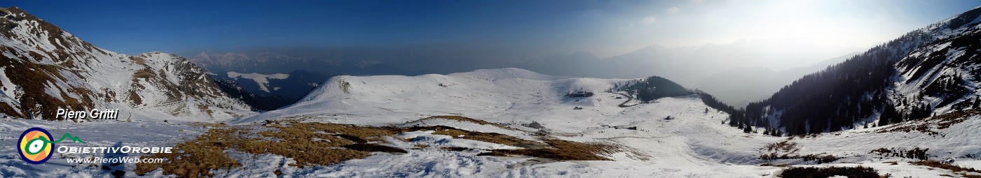 76 Panoramica sui Piani dell'Avaro .jpg